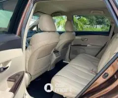 Foreign used 2010 Toyota Venza - 3