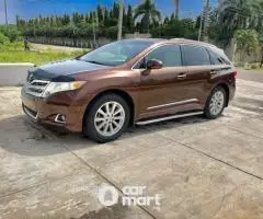 Foreign used 2010 Toyota Venza - 1