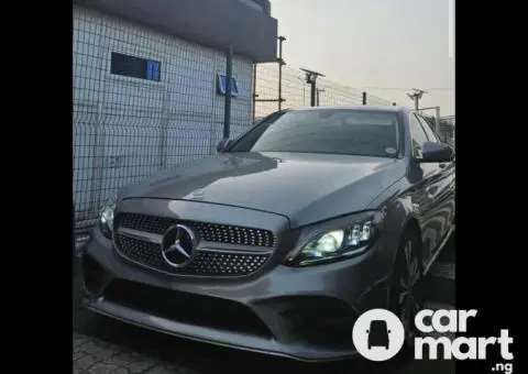 Tokunbo 2019 Mercedes Benz C300 - 2/5