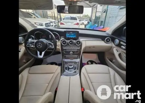 Tokunbo 2019 Mercedes Benz C300 - 3/5