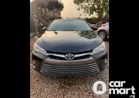 Foreign used 2015 Toyota Camry SE - 1/5