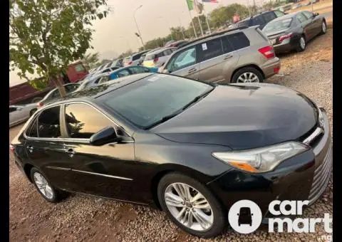 Foreign used 2015 Toyota Camry SE - 2/5