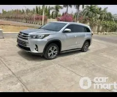 Used 2018 Toyota Highlander - 1