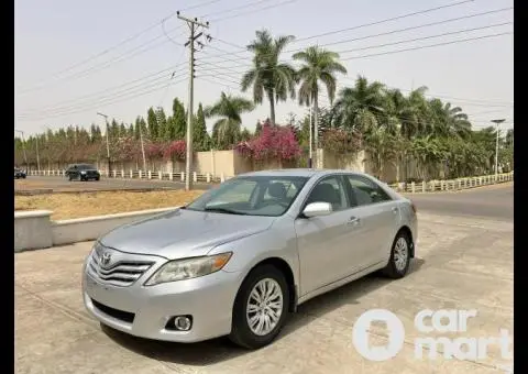 Super clean 2010 Toyota Camry - 1/5