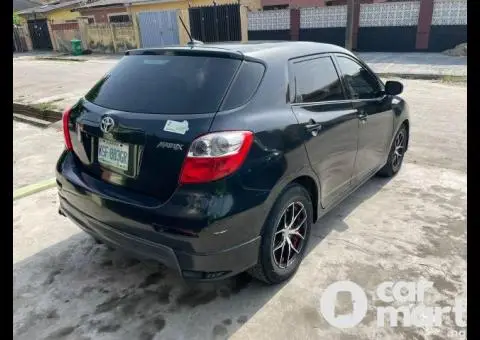 Clean 2011 Toyota Matrix Full Option - 1/5