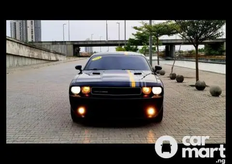 Tokunbo 2014 Dodge Challenger (SXT Plus) - 3/5