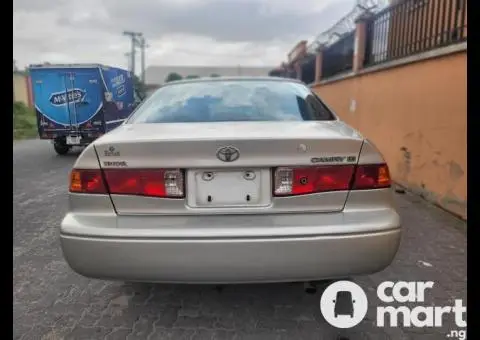 Used Toyota Camry 2001 - 2/5