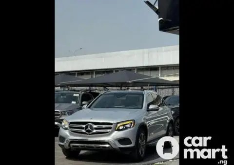 Pre-Owned 2017 Mercedes Benz GLC300 - 2/5