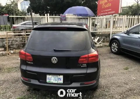 Nigerian used Volkswagen tiguan 2011 2.0 - 3/5