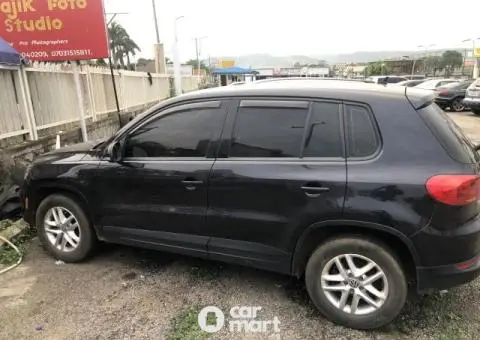 Nigerian used Volkswagen tiguan 2011 2.0 - 2/5