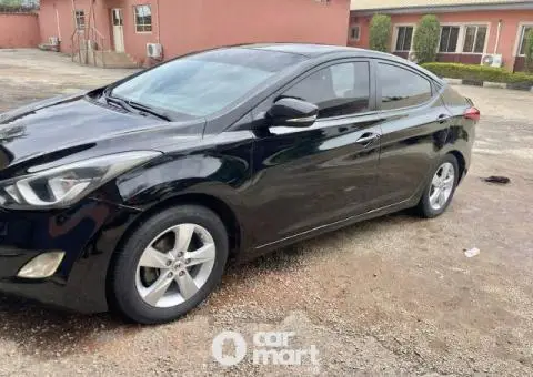 Super clean 2013 Hyundai Elantra - 2/5