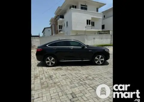 Tokunbo 2019 Mercedes Benz GLC300 (Coupe) - 4/5