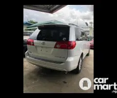 2006 Foreign-used Toyota Sienna XLE - 5