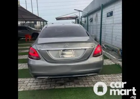 Tokunbo 2019 Mercedes Benz C300 - 4/5