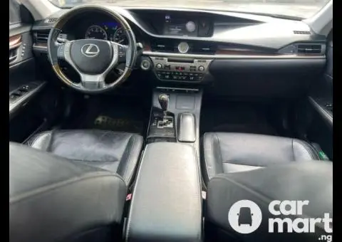 Pre-Owned 2013 Lexus ES350 - 2/4