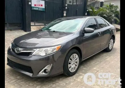 Toks Toyota Camry 2013 - 2/5