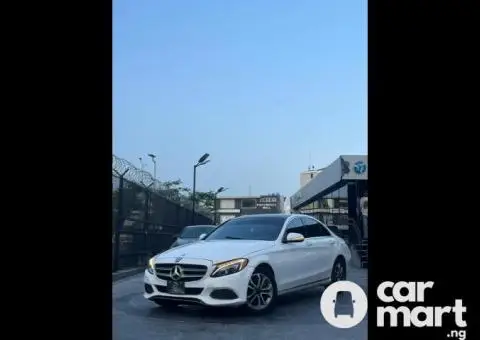 Pre-Owned 2015 Mercedes Benz C300 - 1/5