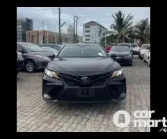 Tokunbo 2018 Toyota Camry SE - 3