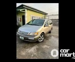 Nigerian Used 2003 Toyota Sienna XLE - 1