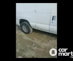 2005 FORD CARGO VAN FOREIGN USED - 1