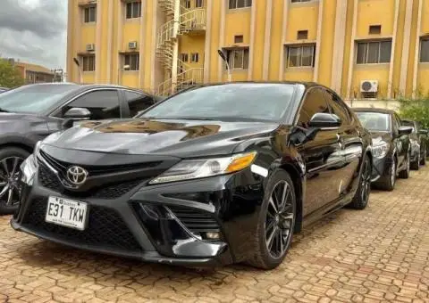 Foreign used 2019 Toyota Camry XSE - 2/5