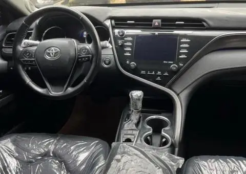 Foreign used 2019 Toyota Camry XSE - 3/5