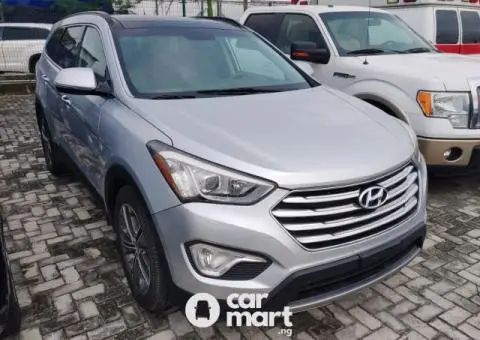 2014 Hyundai Santa Fe - 2/5