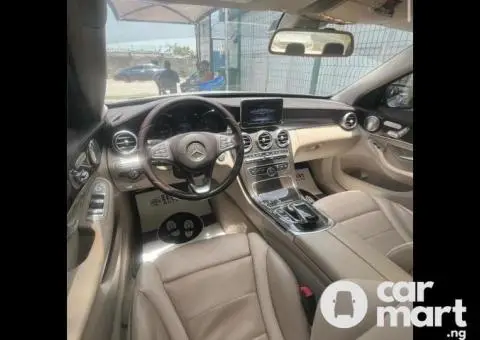 Tokunbo 2015 Mercedes Benz C300 - 3/5