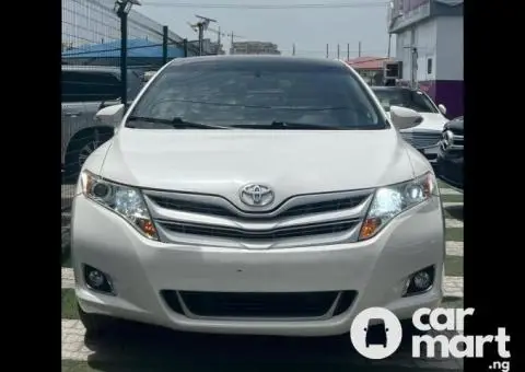 Tokunbo 2013 Toyota Venza - 1/5