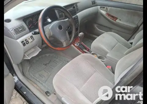 Clean 2005 Toyota Corolla - 2/5