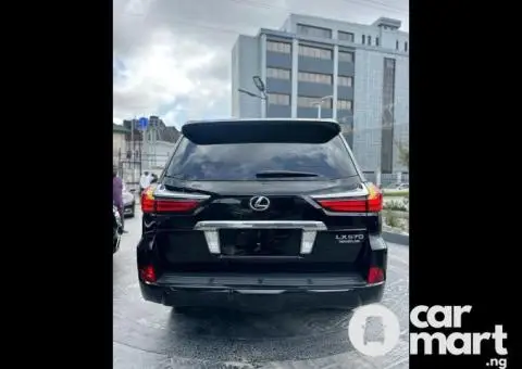 Tokunbo 2017 Lexus LX570 (Premium Edition) - 5/5