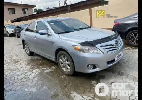 Used 2010 Toyota Camry LE - 1/5