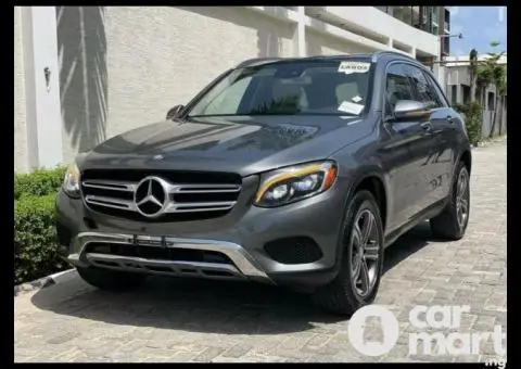 Tokunbo 2017 Mercedes Benz GLC300 - 3/5