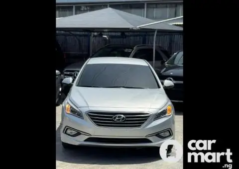 Tokunbo 2015 Hyundai Sonata - 1/5