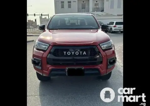 Tokunbo 2023 Toyota Hilux (GR) - 2/5