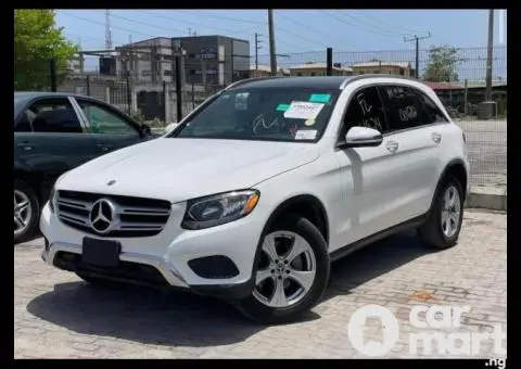 Tokunbo 2017 Mercedes Benz GLC300 - 3/5