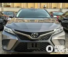 Foreign used 2020 Toyota Camry SE - 1