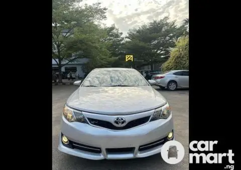 2013 Toyota Camry SE Premium - 1/5