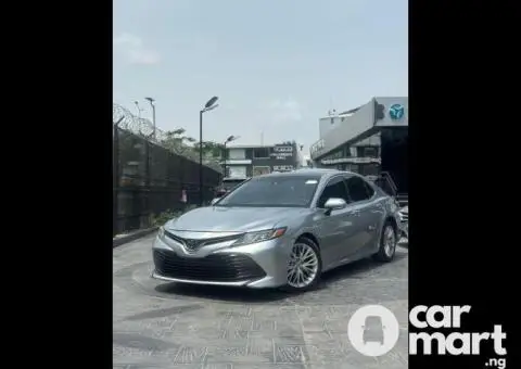 Tokunbo 2018 Toyota Camry XLE - 1/5