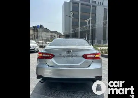 Tokunbo 2018 Toyota Camry XLE - 5/5