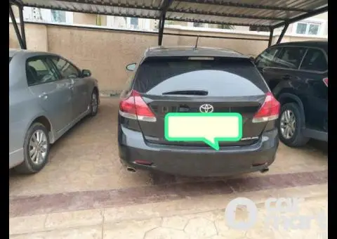 A Toyota Venza 2011 in a prestigious condition - 1/5