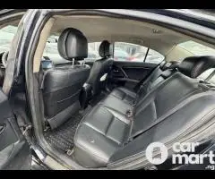 Toks 2011 Toyota Avensis Black