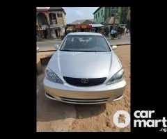 Clean 2004 Toyota Camry With Android Screen - 5