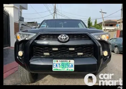 Pre-Owned 2015 Toyota 4Runner (SR5) - 2/5