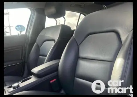 Tokunbo 2015 Mercedes Benz GLA250 - 2/5