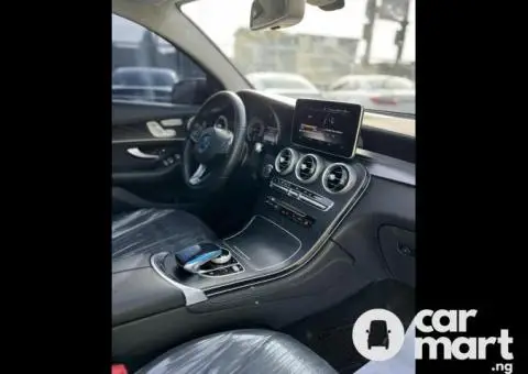 Tokunbo 2017 Mercedes Benz GLC300 (Coupe) - 3/5