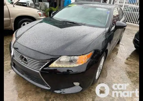 Foreign-used 2013 Lexus ES350 - 1/5