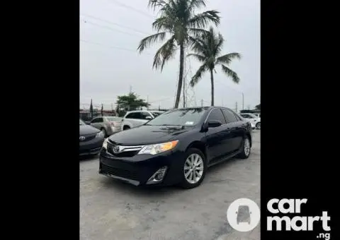 Tokunbo 2012 Toyota Camry XLE - 2/5