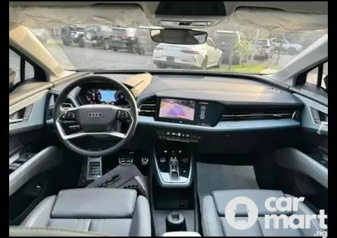 Brand new 2023 Audi Q5 E-Tron - 2/5