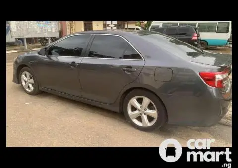 Used Toyota Camry 2014 - 2/5